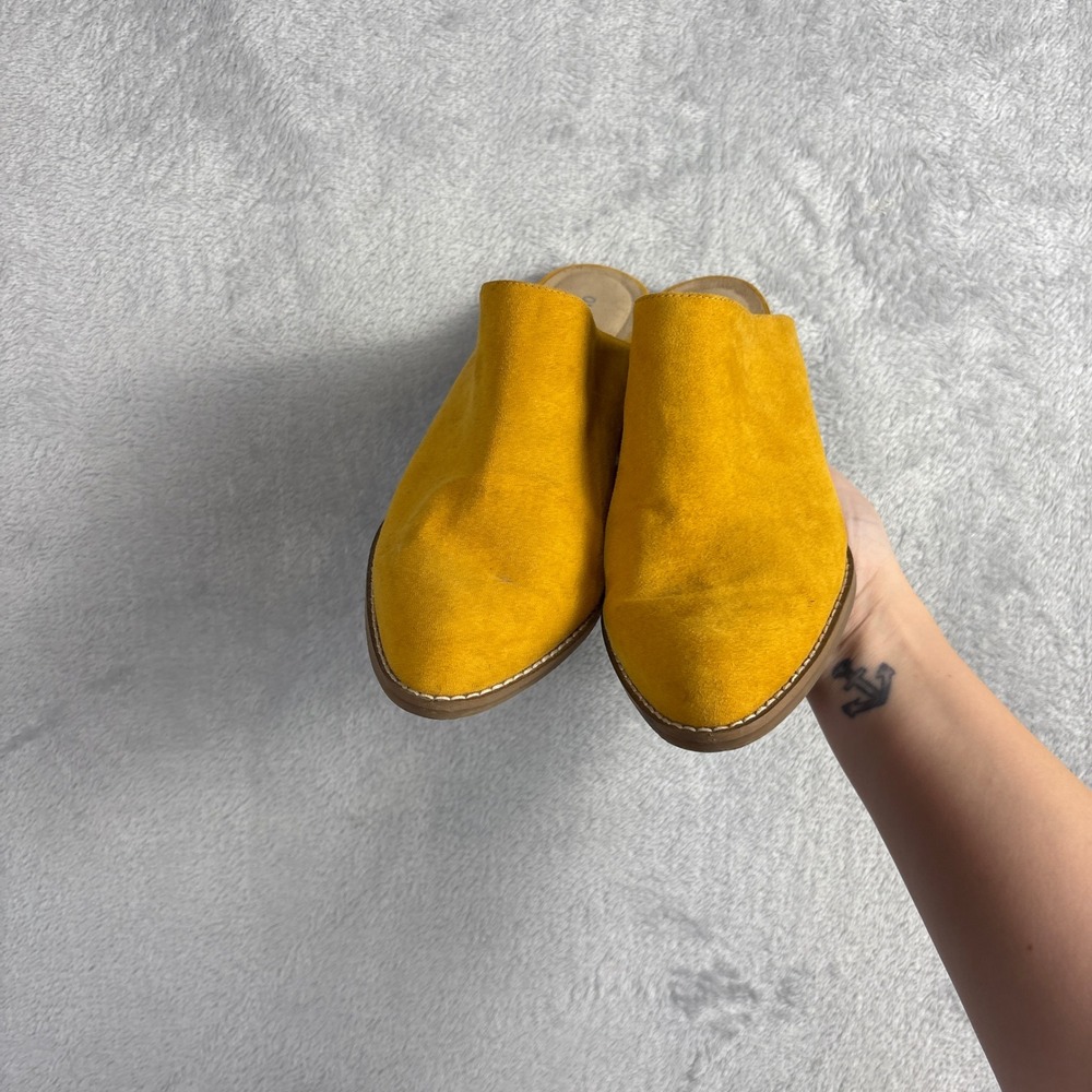 Old Navy Womens Mustard Yellow Faux Suede Pointed Toe Block Heel Mules Size 9 - Picture 4 of 9